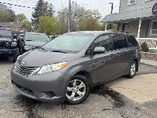 2015 Toyota Sienna 5dr LE 8-Pass FWD - Photo 3