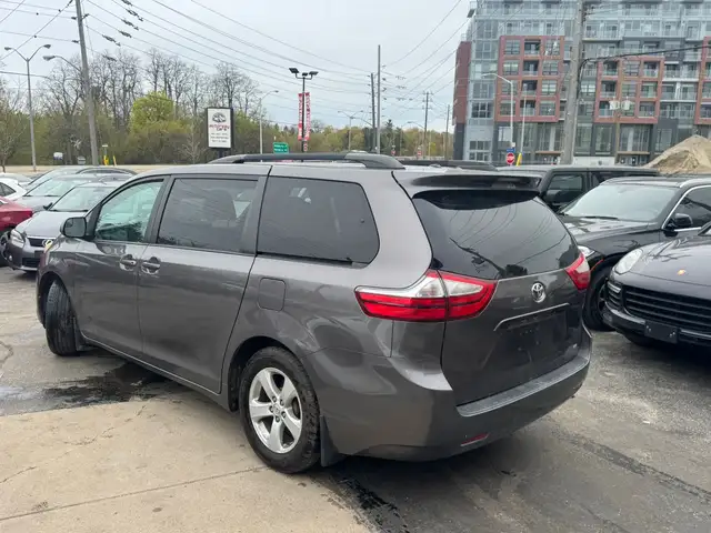 2015 Toyota Sienna 5dr LE 8-Pass FWD - Photo 7