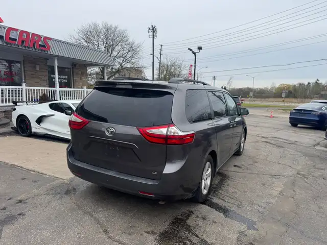 2015 Toyota Sienna 5dr LE 8-Pass FWD - Photo 10