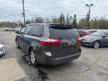 2015 Toyota Sienna 5dr LE 8-Pass FWD - Photo 11