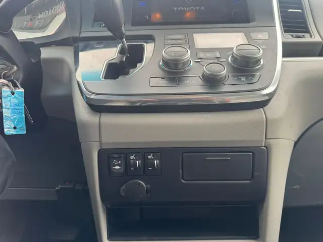 2015 Toyota Sienna 5dr LE 8-Pass FWD - Photo 14