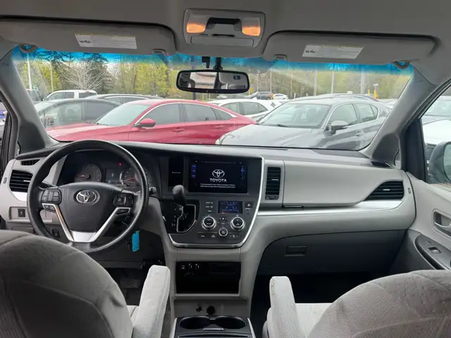 2015 Toyota Sienna 5dr LE 8-Pass FWD - Photo 16