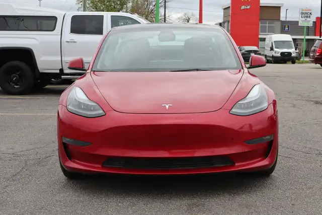 2022 Tesla Model 3 - Photo 2
