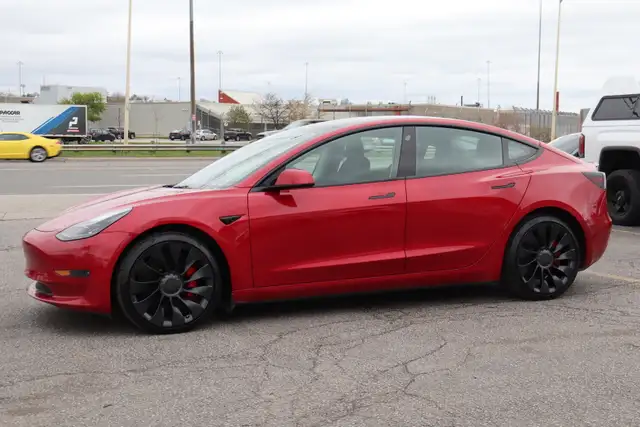 2022 Tesla Model 3 - Photo 3