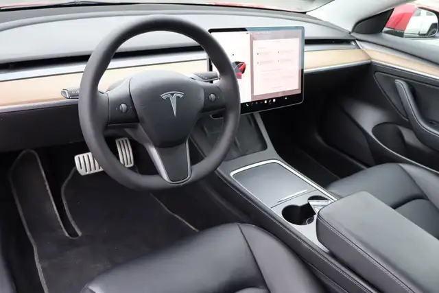 2022 Tesla Model 3 - Photo 10