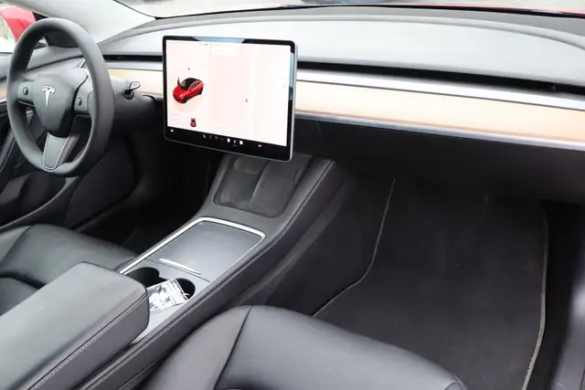 2022 Tesla Model 3 - Photo 12