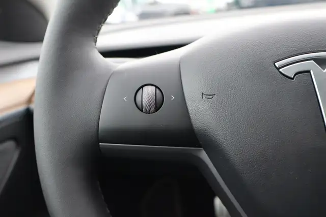 2022 Tesla Model 3 - Photo 14