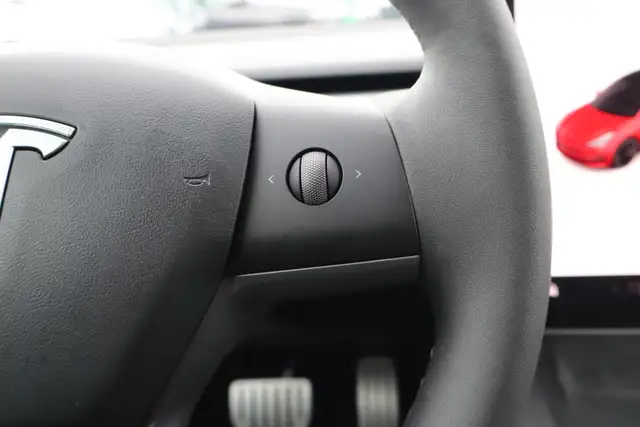 2022 Tesla Model 3 - Photo 15