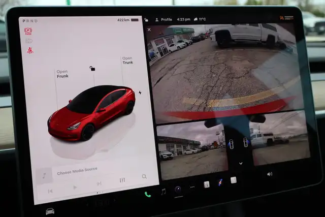 2022 Tesla Model 3 - Photo 16