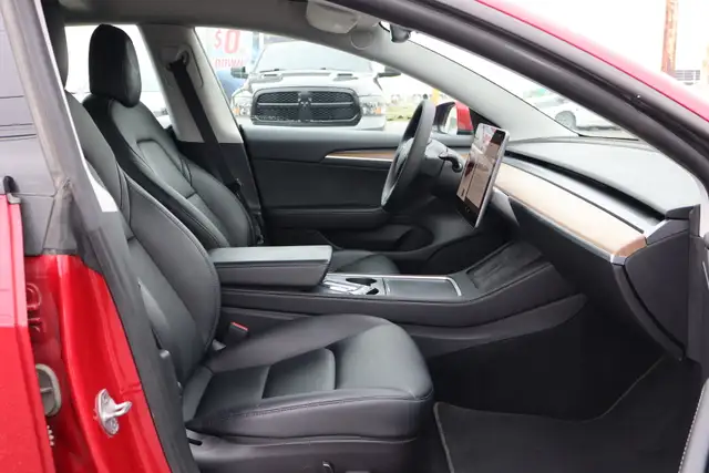 2022 Tesla Model 3 - Photo 23