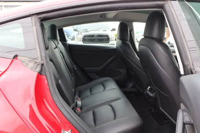2022 Tesla Model 3 - Photo 24