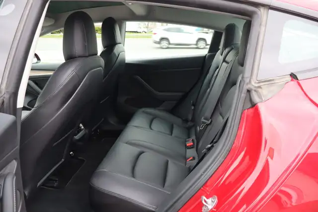 2022 Tesla Model 3 - Photo 25