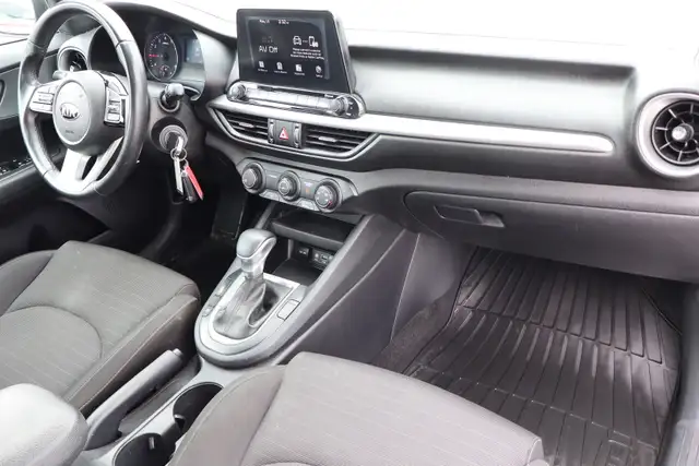2020 Kia Forte - Photo 11