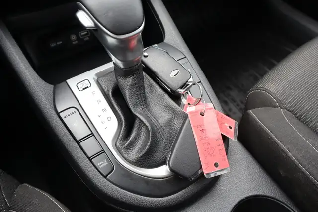 2020 Kia Forte - Photo 17