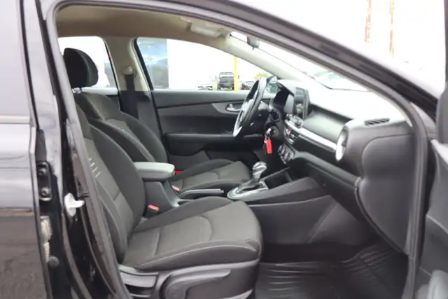 2020 Kia Forte - Photo 18