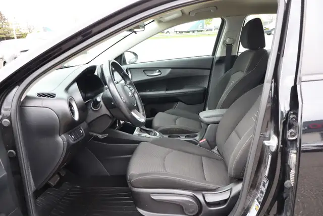 2020 Kia Forte - Photo 21