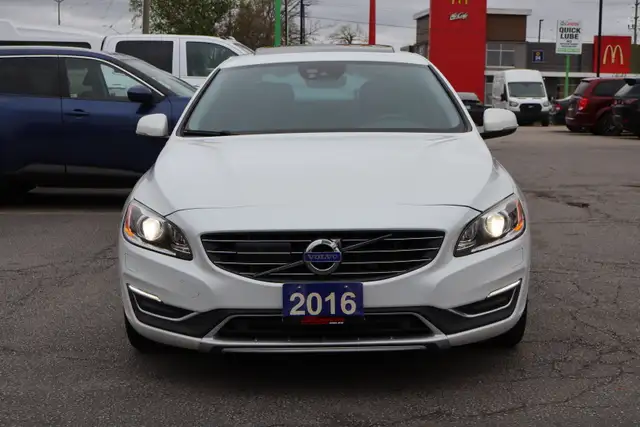 2016 Volvo S60 - Photo 2