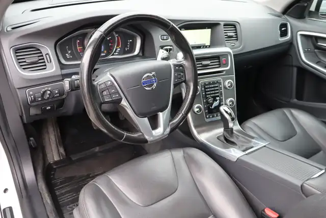 2016 Volvo S60 - Photo 9