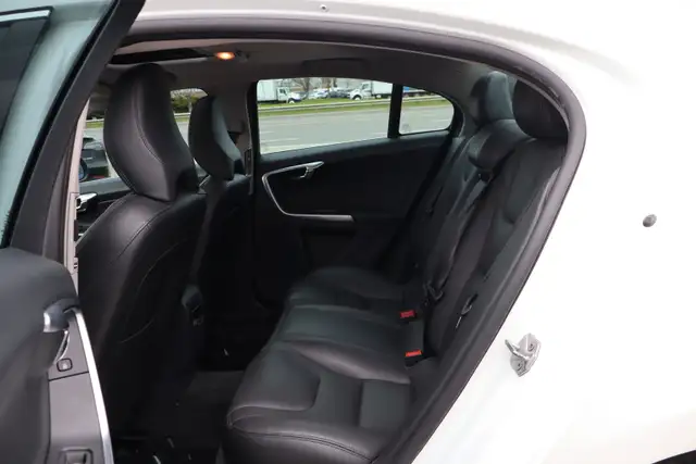 2016 Volvo S60 - Photo 22
