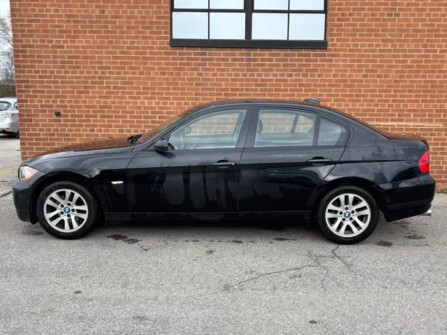 2007 BMW 3-Series 4dr Sdn 328i RWD - Photo 3