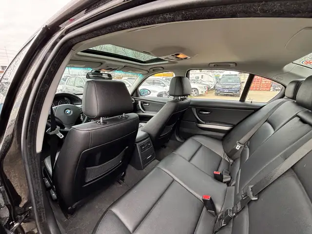 2007 BMW 3-Series 4dr Sdn 328i RWD - Photo 24