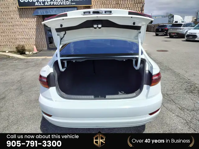 2019 Volkswagen Jetta SEL | HIGHLINE | No Accidents Reported - Photo 23