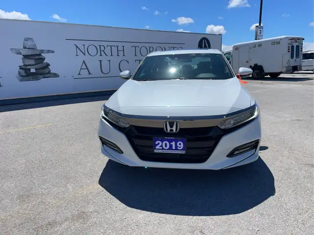 2019 Honda Accord - Photo 2