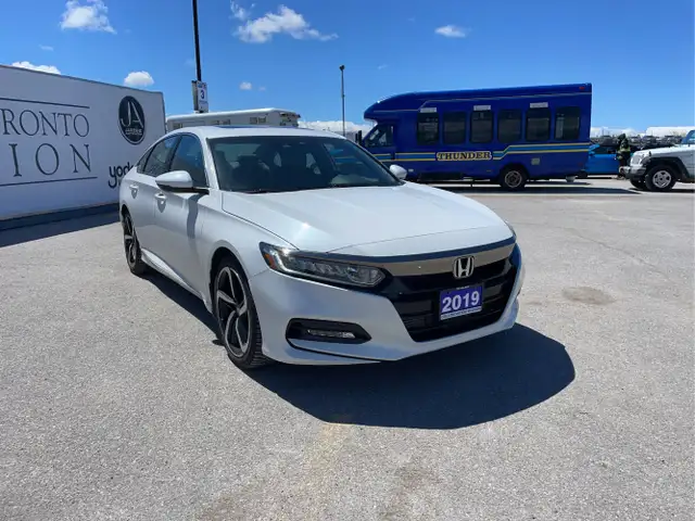 2019 Honda Accord - Photo 3