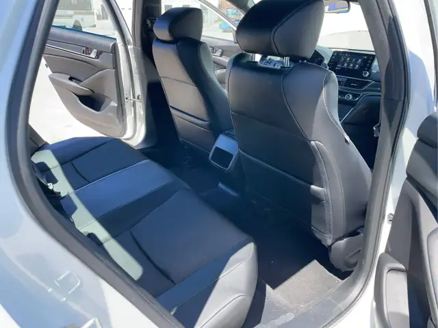 2019 Honda Accord - Photo 19