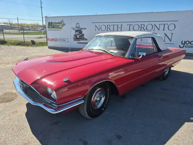 1966 Ford Thunderbird - Photo 2