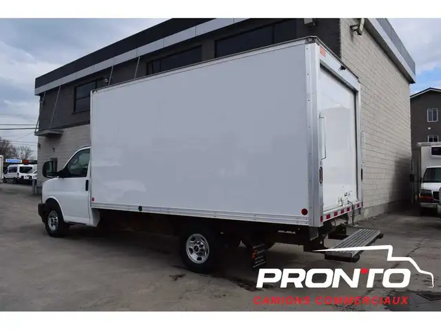 2019 GMC Savana 3500  Cube 12 Pieds  MOTEUR 4.3L V6 - Photo 3