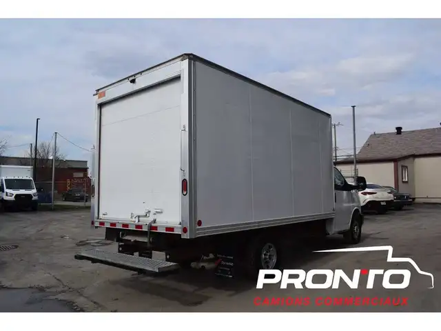 2019 GMC Savana 3500  Cube 12 Pieds  MOTEUR 4.3L V6 - Photo 5