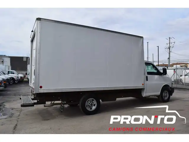 2019 GMC Savana 3500  Cube 12 Pieds  MOTEUR 4.3L V6 - Photo 6