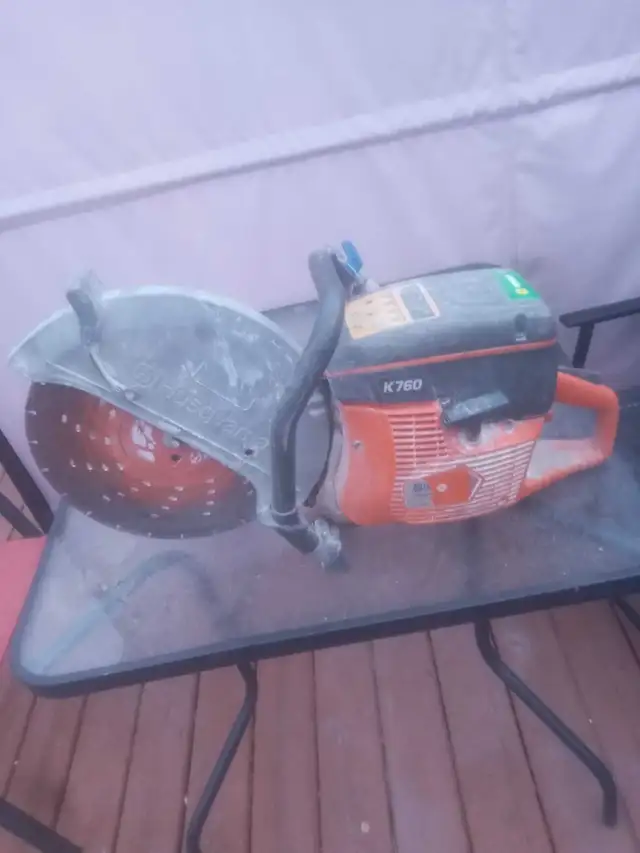 Quickie Saw , Husqvarna,  Works Good!! 40$ firm.
