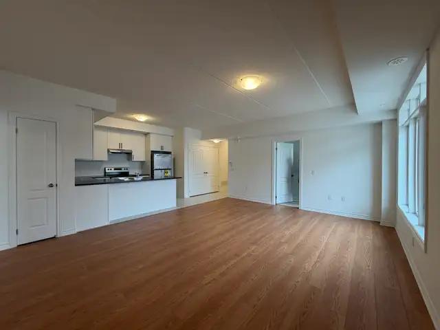 2 Bed, 2 Bath, 2 Park Townhouse Condo - Photo 4