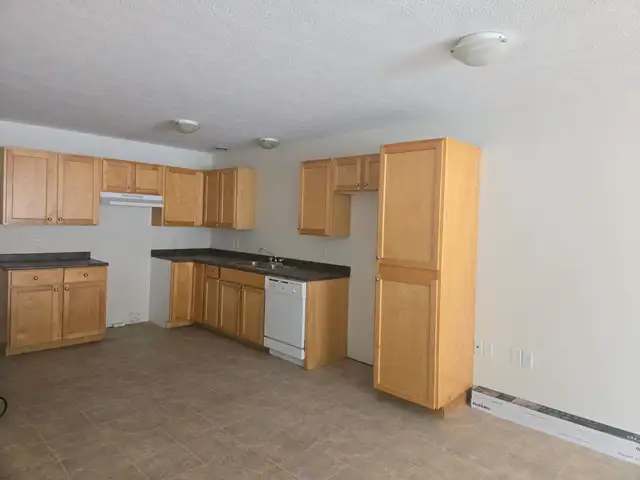 4 BR - 1 BA - Fredericton - $1,897 /mo - Photo 4