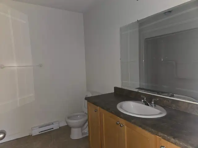 4 BR - 1 BA - Fredericton - $1,897 /mo - Photo 5