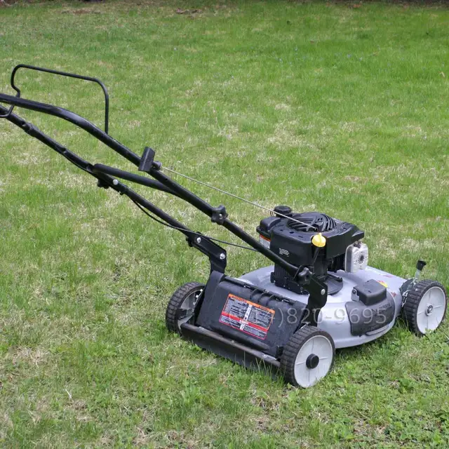 Tondeuse à gazon 22' Briggs Stratton 140cc OHV avec sac - Photo 8