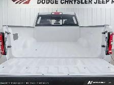 2026 Ram 1500 Black Express | Bucket Seats | Crew Cab 5'7 Box - Photo 8