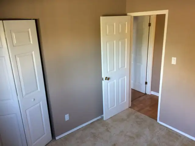 3 bedroom suite  quiet neighborhood - Photo 8