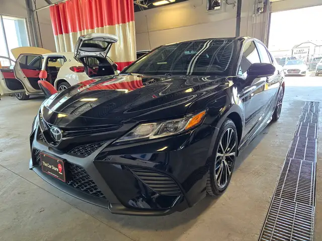 2020 Toyota Camry SE Sunroof | Heated Seats | Clean Title