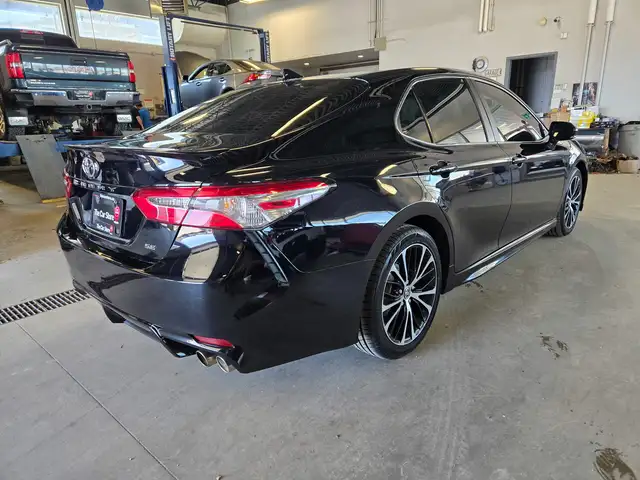 2020 Toyota Camry SE Sunroof | Heated Seats | Clean Title - Photo 5