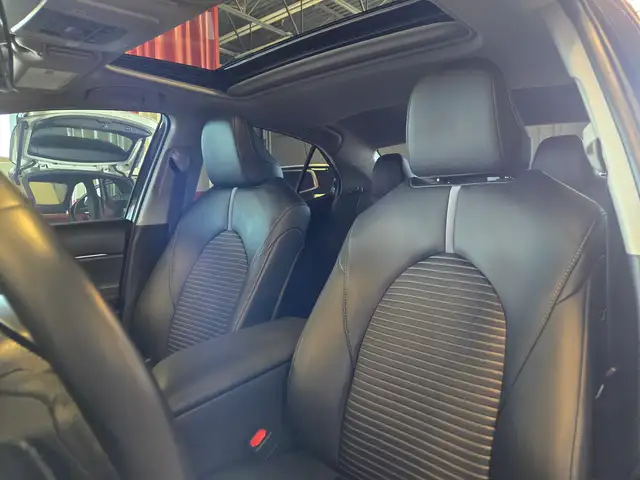 2020 Toyota Camry SE Sunroof | Heated Seats | Clean Title - Photo 9