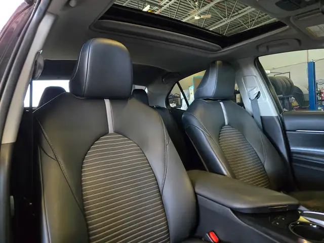 2020 Toyota Camry SE Sunroof | Heated Seats | Clean Title - Photo 10