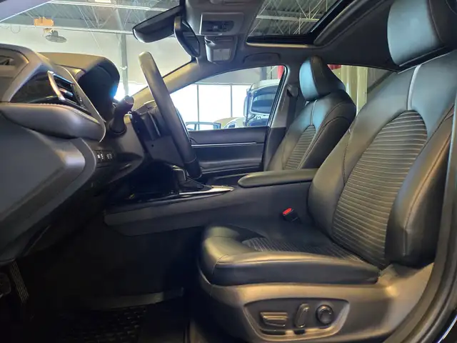 2020 Toyota Camry SE Sunroof | Heated Seats | Clean Title - Photo 13