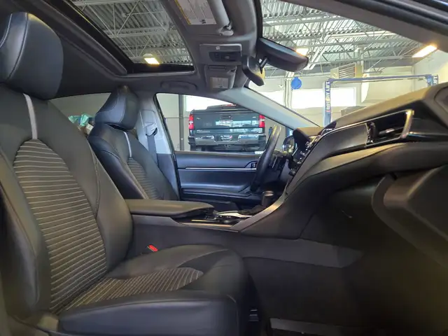 2020 Toyota Camry SE Sunroof | Heated Seats | Clean Title - Photo 14