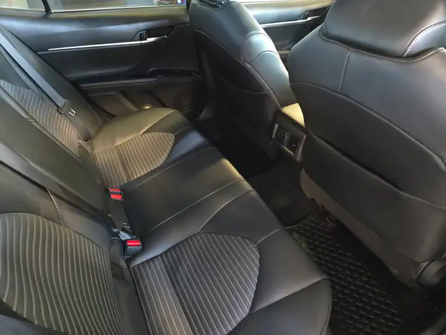 2020 Toyota Camry SE Sunroof | Heated Seats | Clean Title - Photo 16