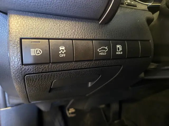 2020 Toyota Camry SE Sunroof | Heated Seats | Clean Title - Photo 21