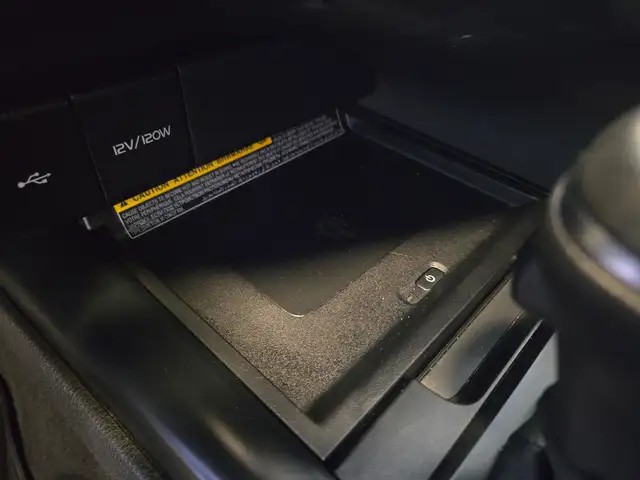 2020 Toyota Camry SE Sunroof | Heated Seats | Clean Title - Photo 22