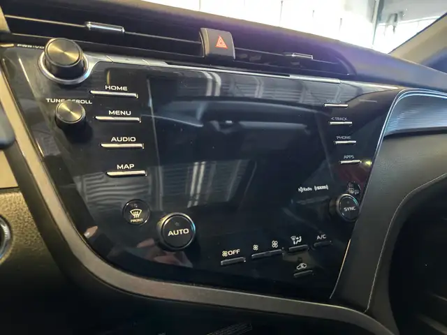 2020 Toyota Camry SE Sunroof | Heated Seats | Clean Title - Photo 23